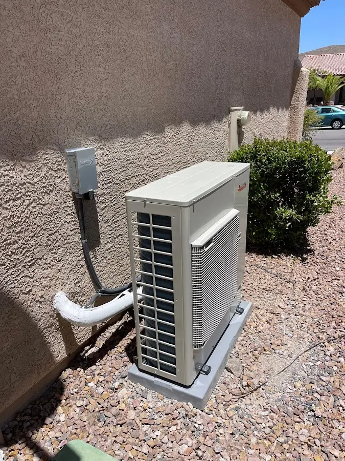 Residential air conditioning condenser unit in Lennox